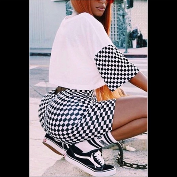 VIBES 2piece Short Set - Picture 3 of 3